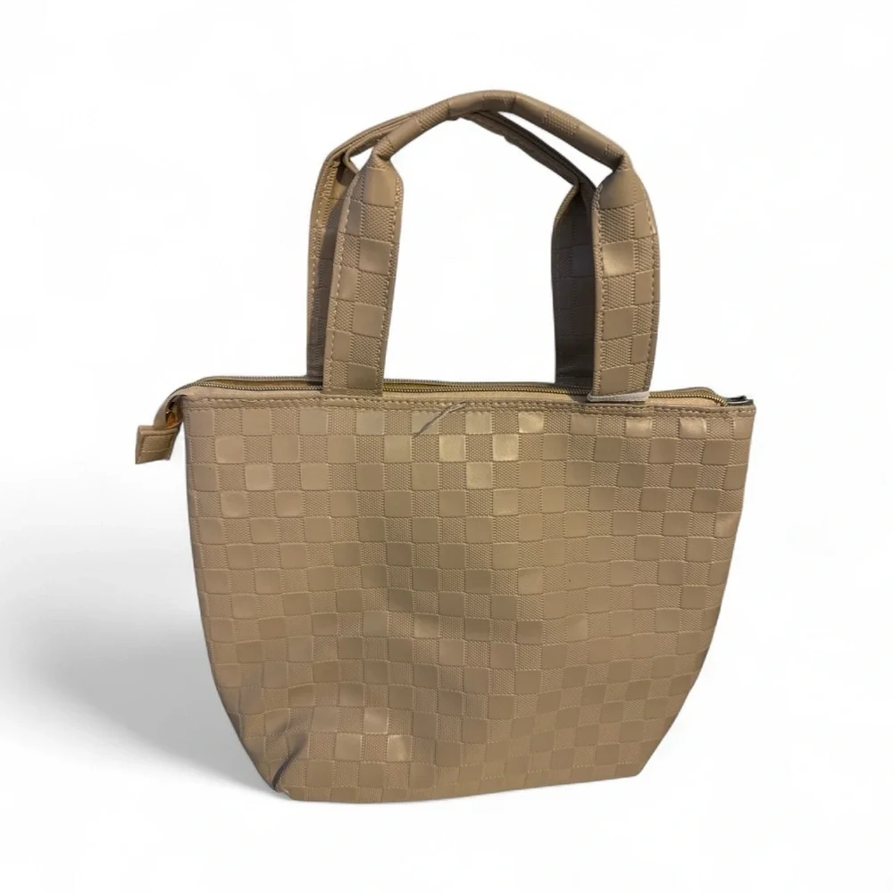 Jessica Simpson beige checker insulated lunch tote bag. NWT
